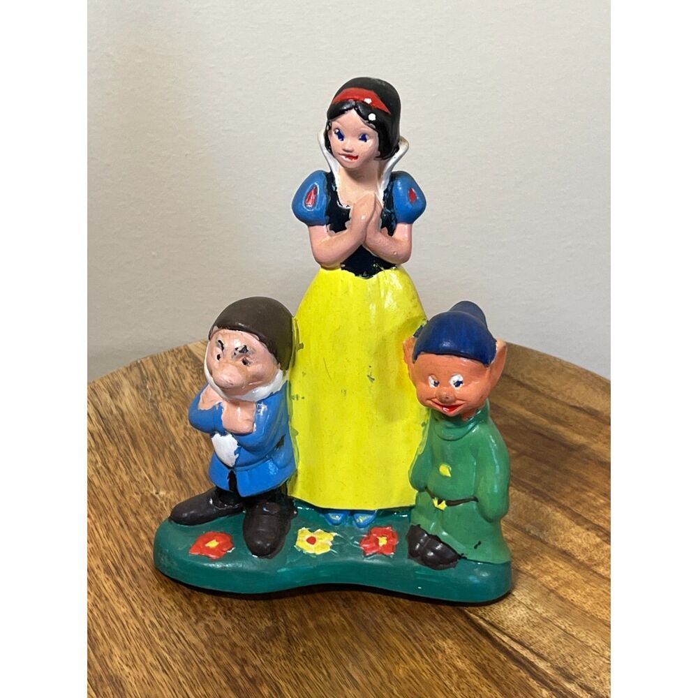 SOLD Vintage Walk Disney Snow White Figurine with Grumpy‎ and Dopey - Picture 3 of 5